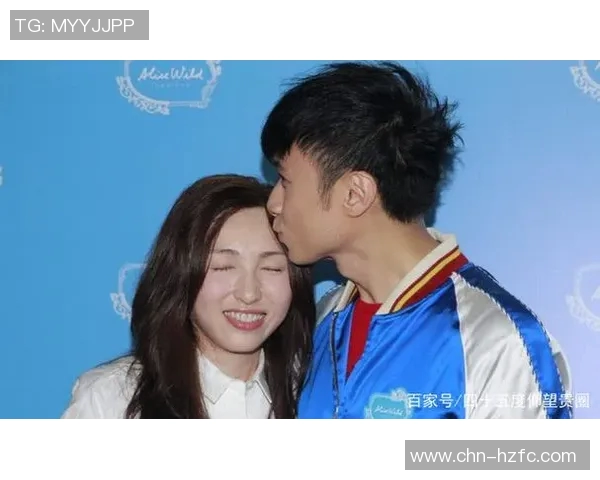 全球足球明星与伴侣甜蜜瞬间大盘点,见证爱情与荣耀的完美结合 全球足球明星与伴侣甜蜜瞬间大盘点,见证爱情与荣耀的完美结合