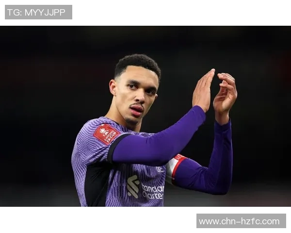 足球明星韧带断裂的悲剧时刻及其对职业生涯的影响分析 足球明星韧带断裂的悲剧时刻及其对职业生涯的影响分析